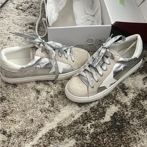 Brand new flats from Vici dolls sz 6